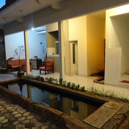 Pendowo Huis Guest House Yogyakarta Luaran gambar