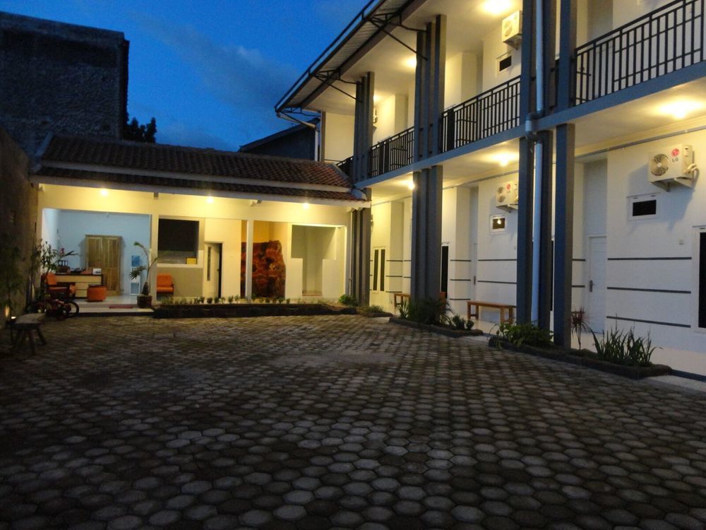Pendowo Huis Guest House Yogyakarta Luaran gambar